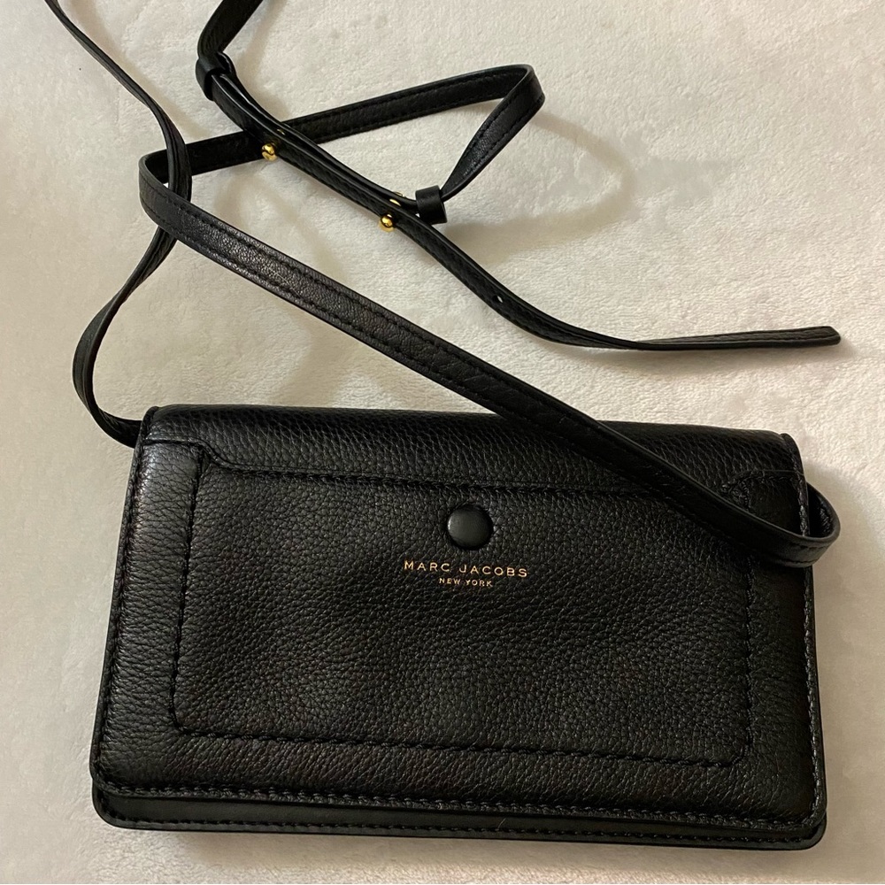 Marc Jacobs Empire City STR crossbody wallet black slim handbag
